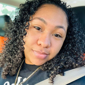 Meet your Posher, Ianthe